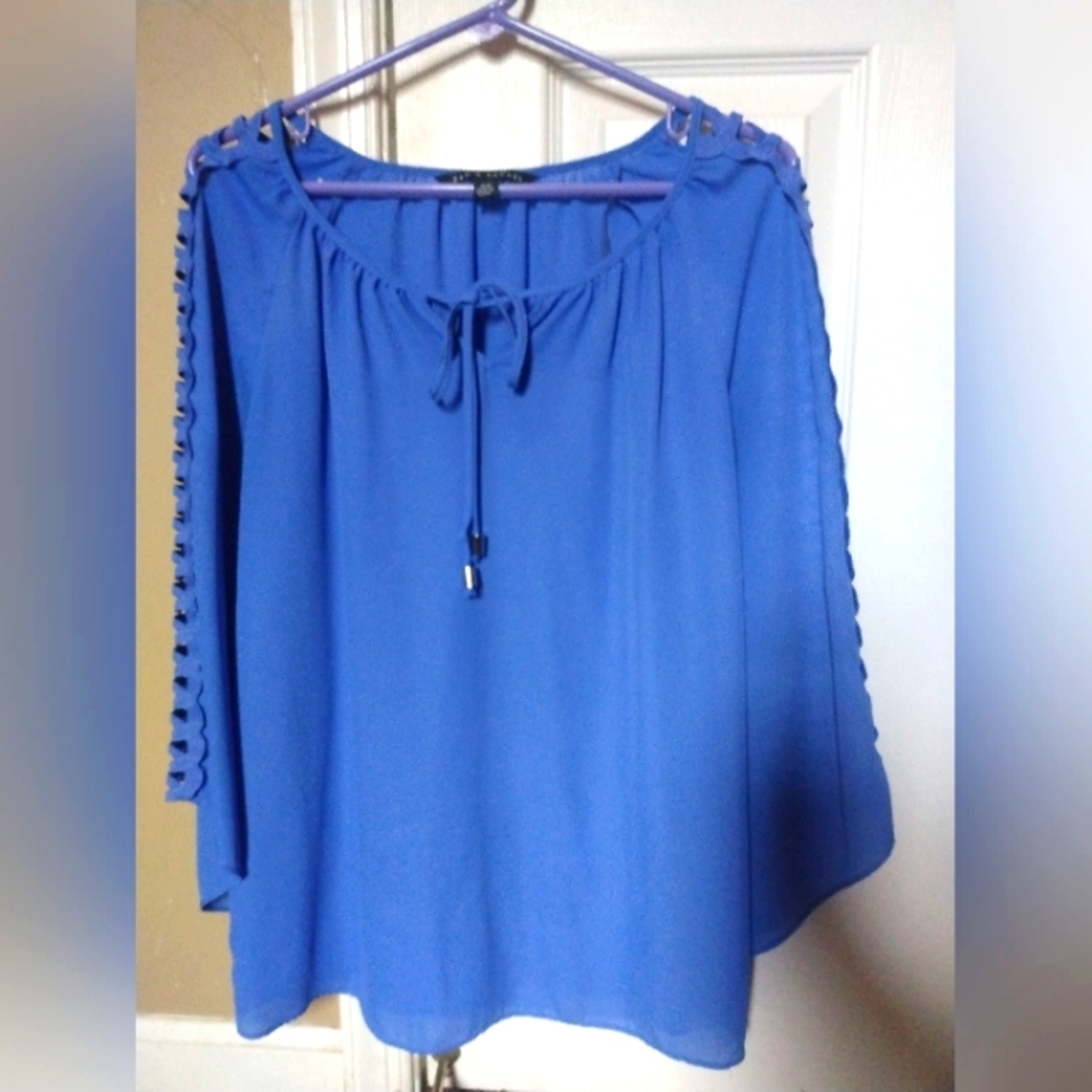 2/$13 Tops Blue blue Zac and Rachel blouse medium